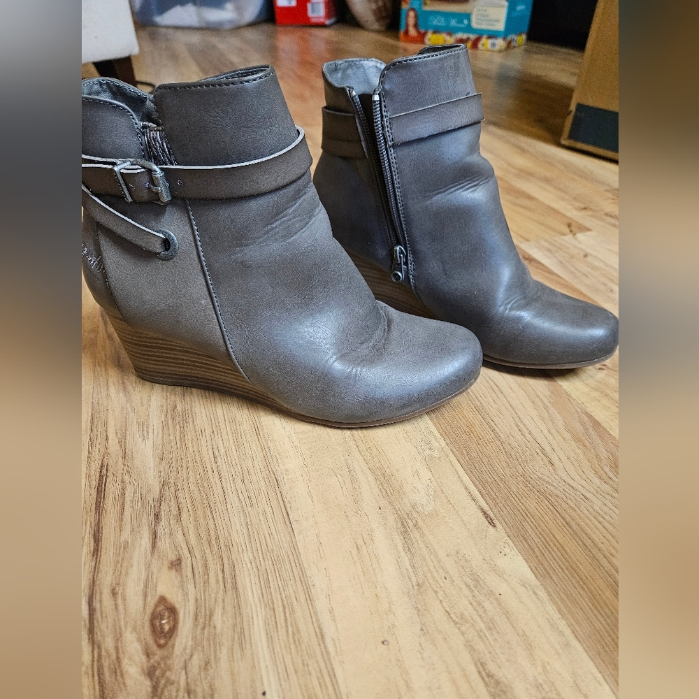 Blowfish booties, above the ankle, gray, size 8.5